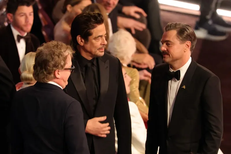 voh-loat-khoanh-khac-an-tuong-nhat-oscar-2026-9