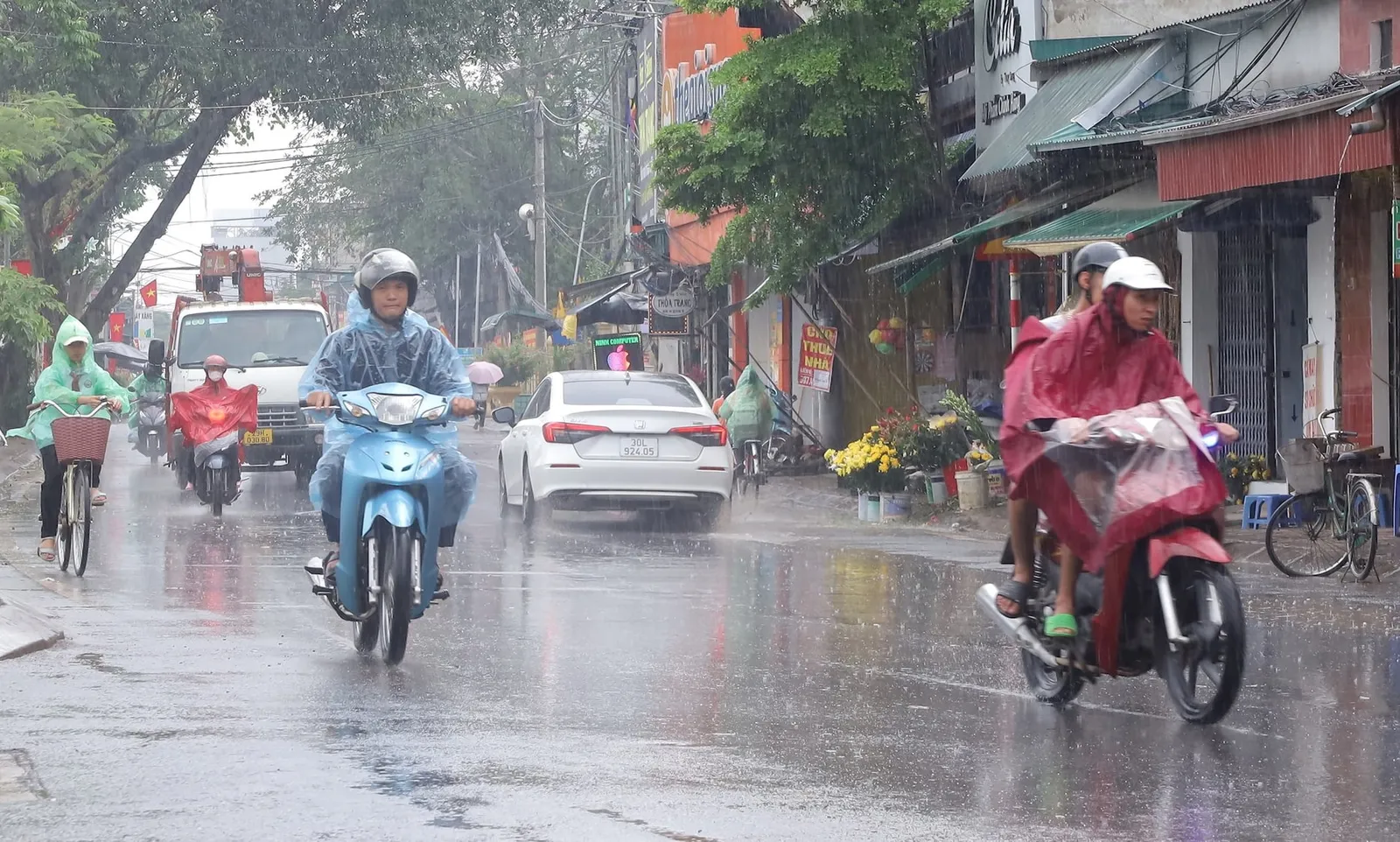 Thời tiết ngày 19/3: Một số khu vực mưa dông về chiều tối và đêm, đề phòng gió giật mạnh