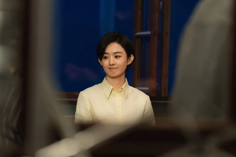 voh-duong-mich-trieu-le-dinh-tranh-thi-hau-bach-ngoc-lan-2026-10