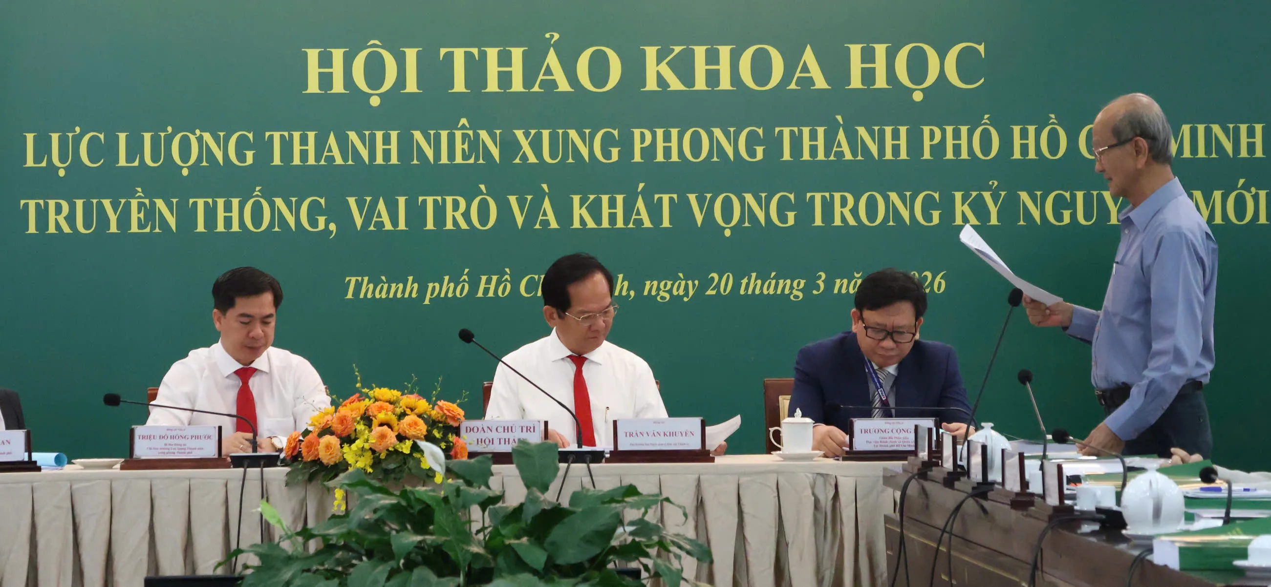 Các đại biểu nêu góp ý tại Hội thảo khoa học.