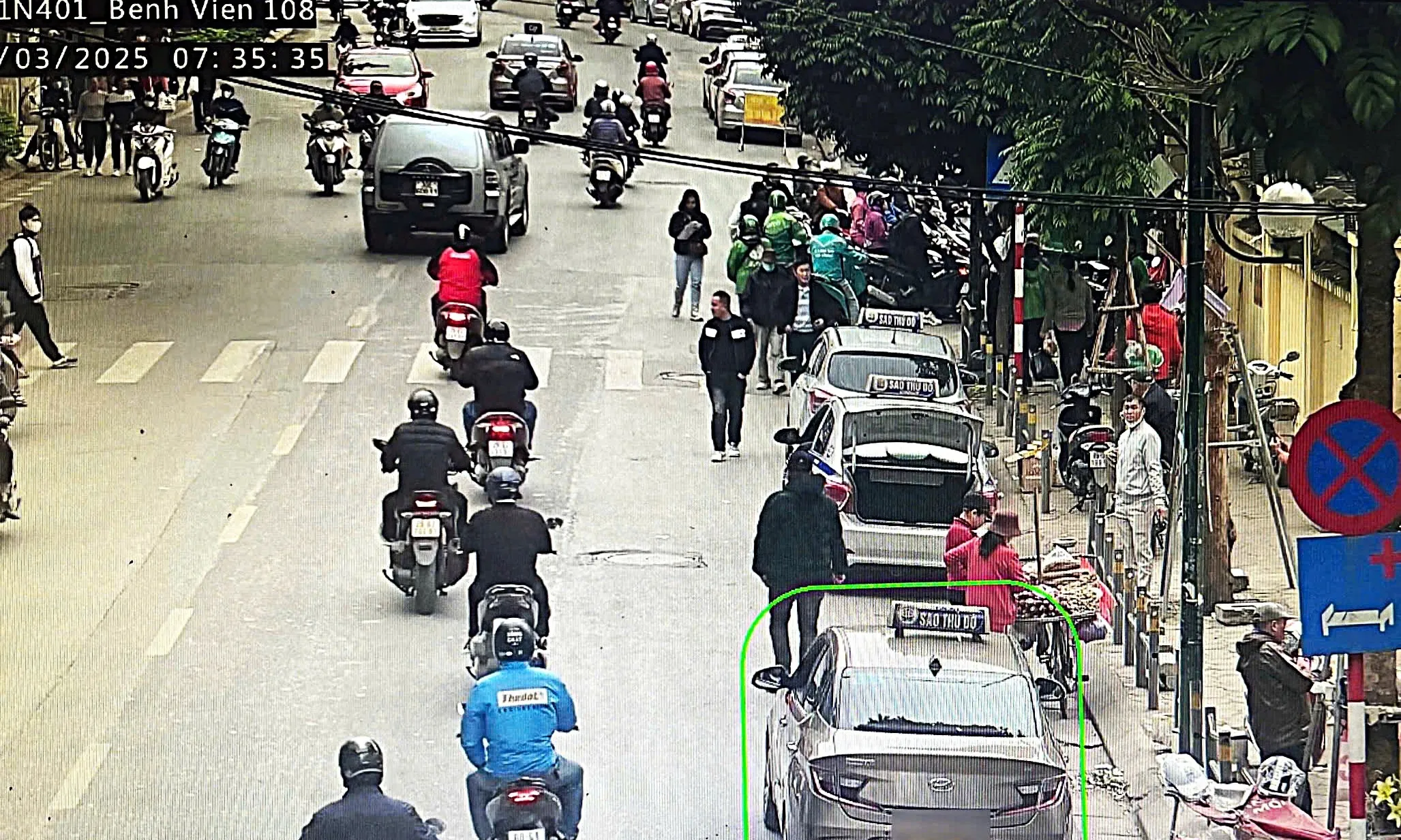 Hà Nội giám sát 24/24 bằng camera AI, xử lý cả vi phạm trên vỉa hè