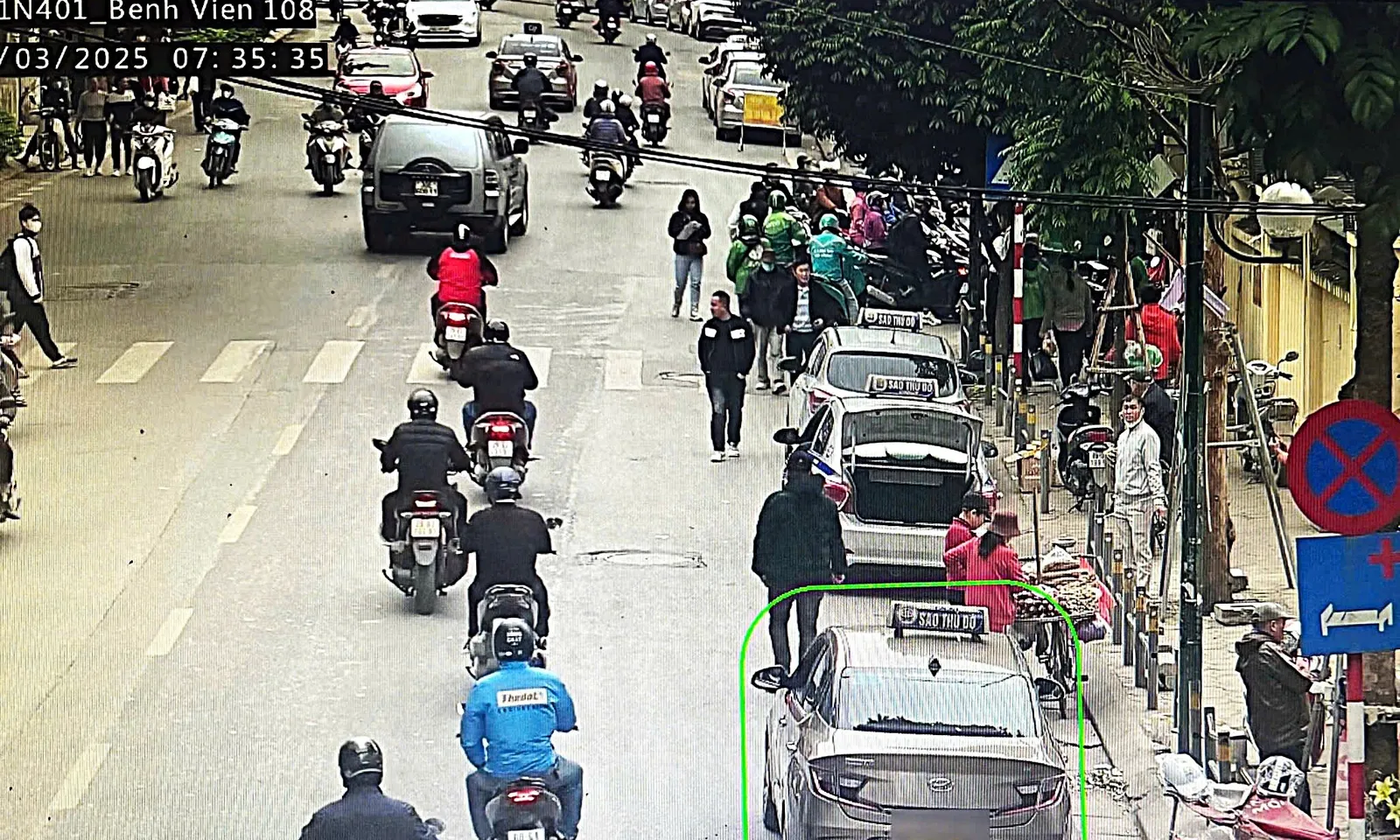 Hà Nội giám sát 24/24 bằng camera AI, xử lý cả vi phạm trên vỉa hè