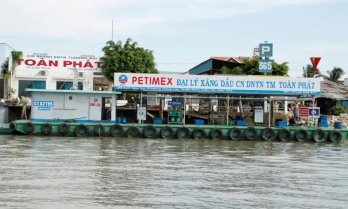 Siết chặt buôn lậu xăng dầu qua biên giới trong bối cảnh giá biến động