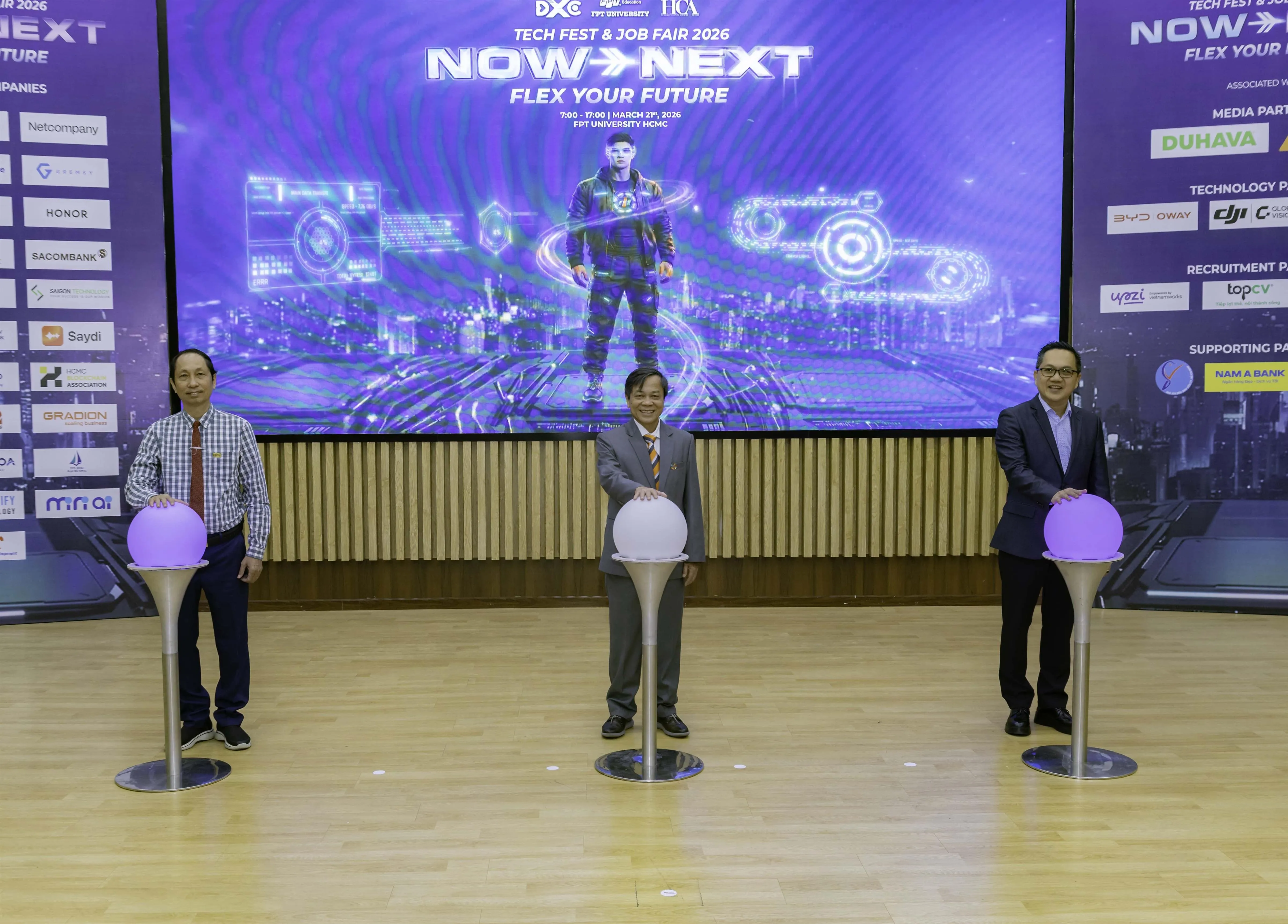 Sự kiện do Trường Đại học FPT phối hợp cùng Trung tâm Chuyển đổi số TPHCM và Hội Tin học TPHCM tổ chức