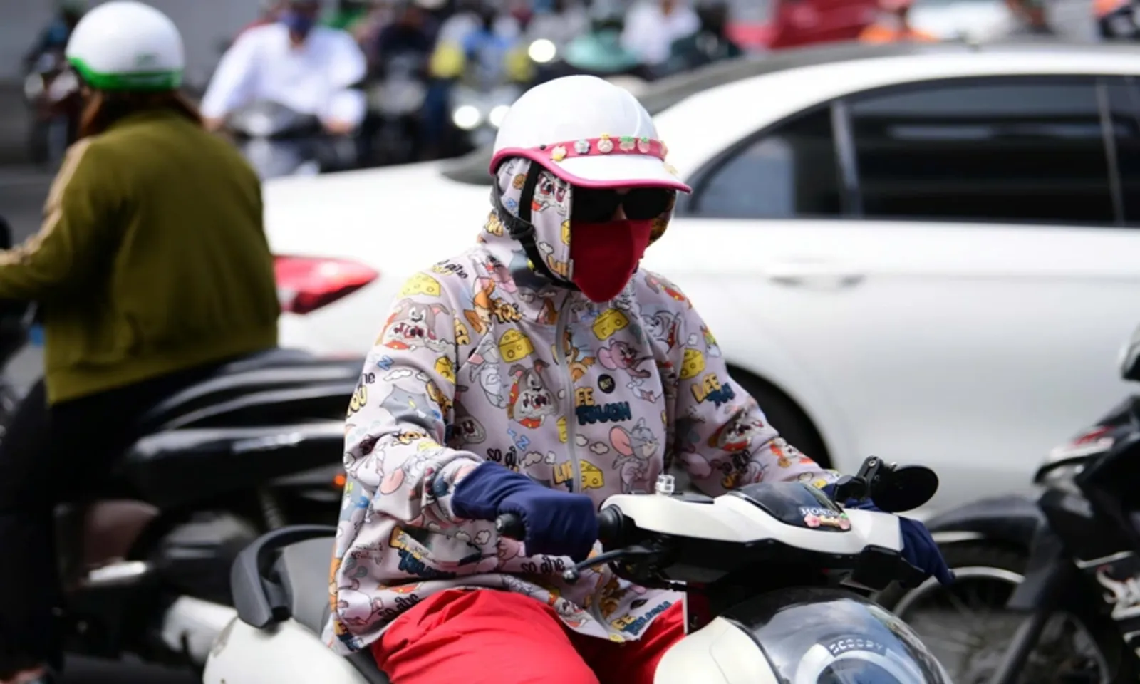 Bắc Bộ tăng mưa dông về chiều, Nam Bộ nắng nóng oi bức ngày 22/3