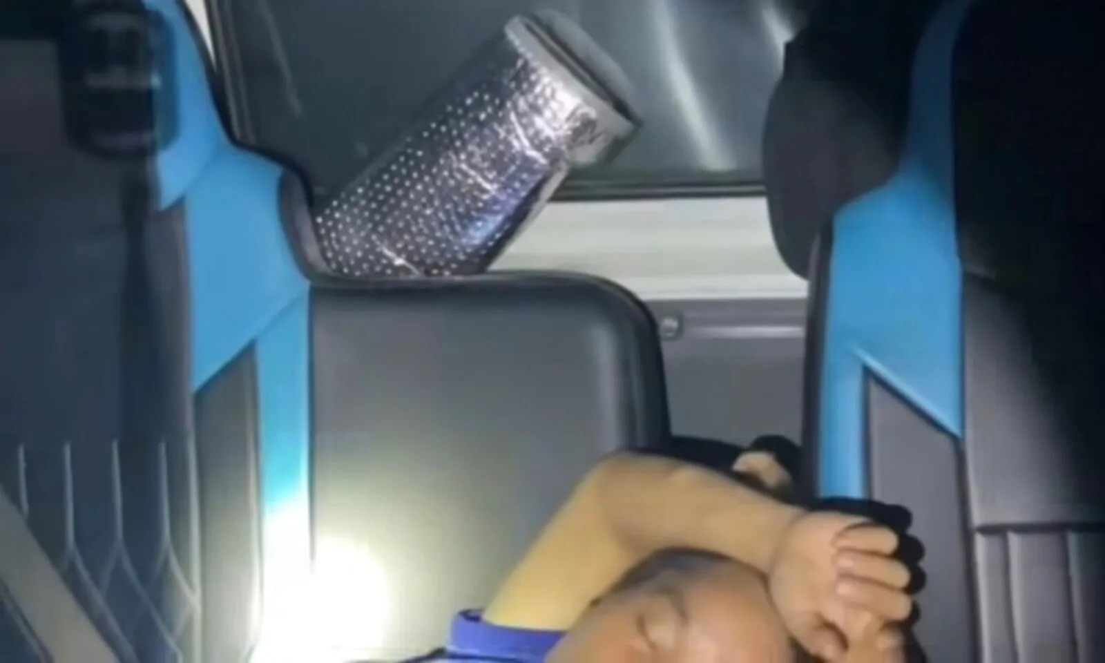 CSGT xử phạt tài xế dừng xe ngủ trên cao tốc phía Nam – Hình 1