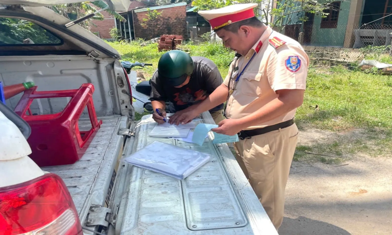 Gia Lai xử phạt 45 trường hợp vượt gác chắn đường sắt – Hình 1