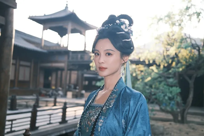 voh-9-nu-dien-vien-hoa-ngu-du-tai-sac-nhung-chi-co-so-nu-phu-19