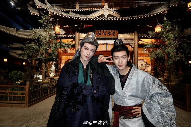 voh-ben-le-dien-vien-truc-ngoc-hoa-ra-toan-la-nguoi-nha-10