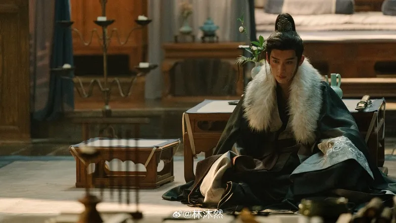 voh-ben-le-dien-vien-truc-ngoc-hoa-ra-toan-la-nguoi-nha-11