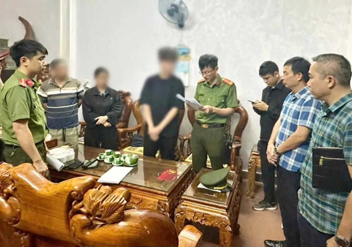 Cơ quan An ninh điều tra Công an tỉnh Thanh Hóa tiến hành khám xét tại nhà N.V.X.