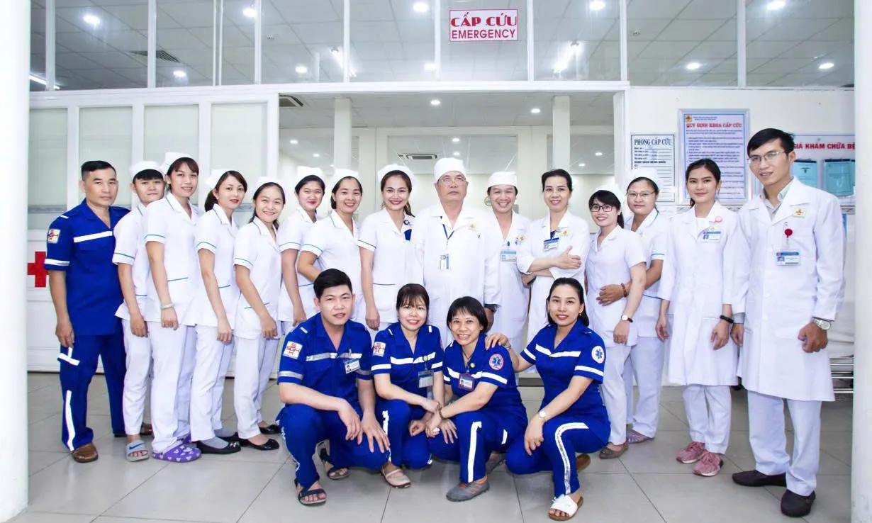 Gỡ “nút thắt” nhân lực y tế cơ sở: Tăng lương, cải thiện môi trường để giữ chân bác sĩ