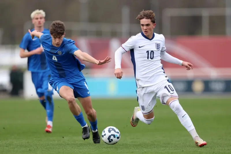 doi-tuyen-anh-dowman