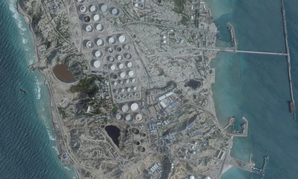 Mỹ cân nhắc chiếm đảo Kharg, Iran điều động thêm binh lính và vũ khí phòng không