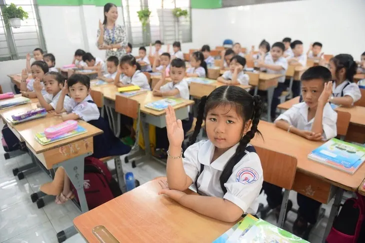 hoc-sinh-lop-1-tphcm-quang-dinh-2