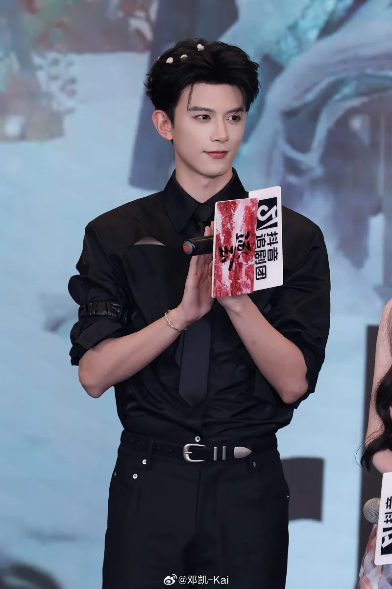 voh-phim-cua-dang-khai-1