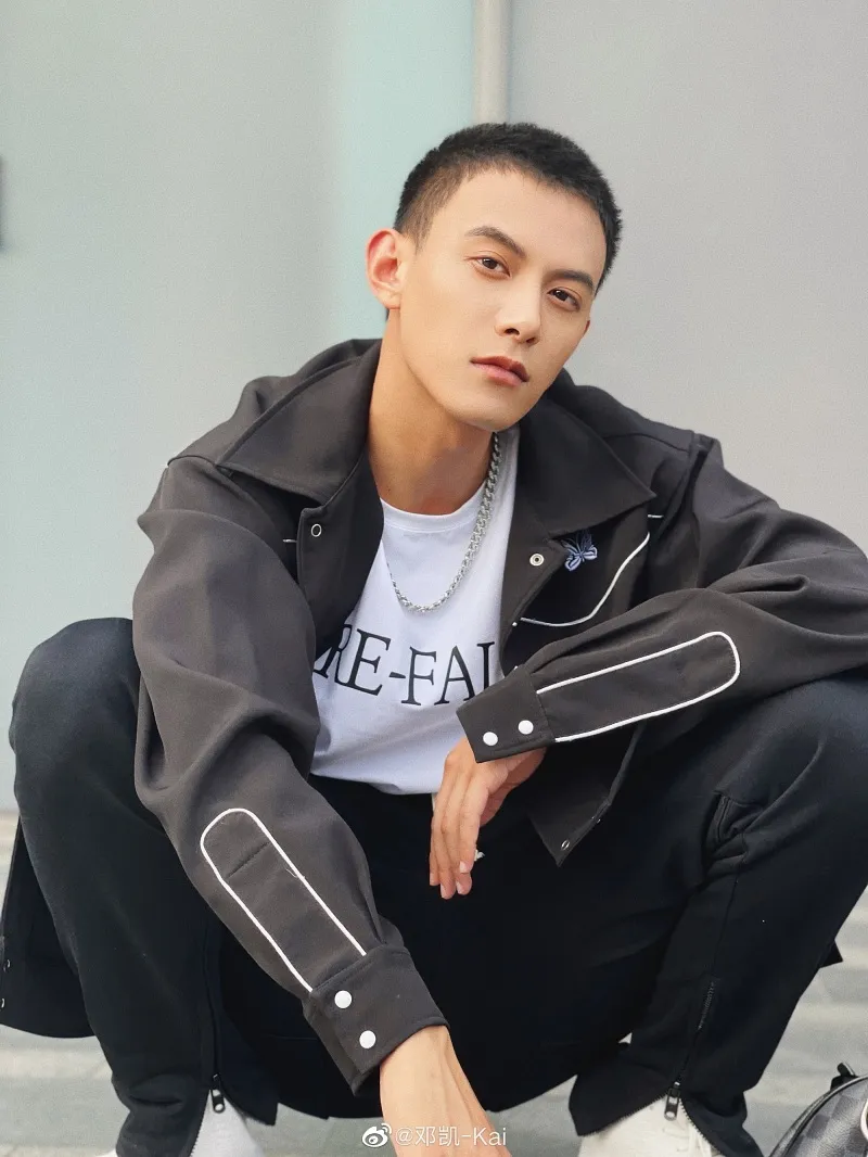 voh-phim-cua-dang-khai-12