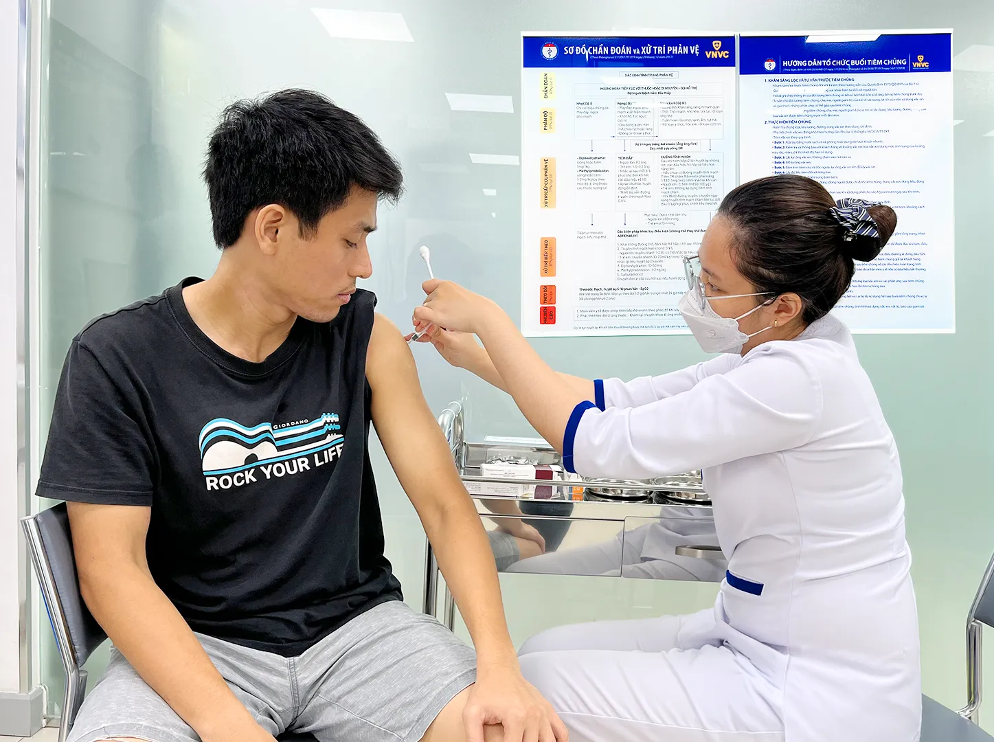 13. VNVC-khách-tiêm-vắc-xin-não-mô-cầu