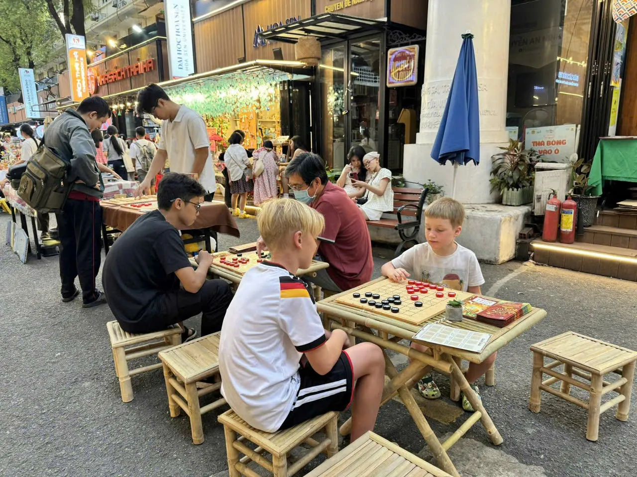 Các hoạt động văn hóa thu hút công chúng khi đến Đường sách TPHCM