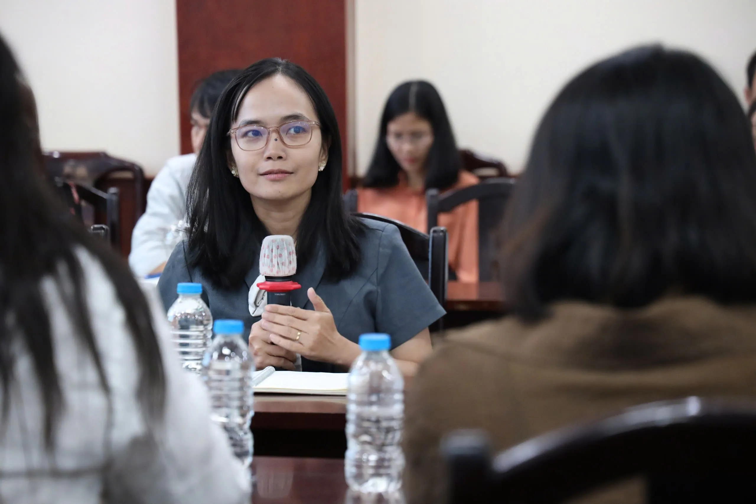 Phó Giám đốc NXB Tổng hợp TPHCM Ông Ngọc Linh