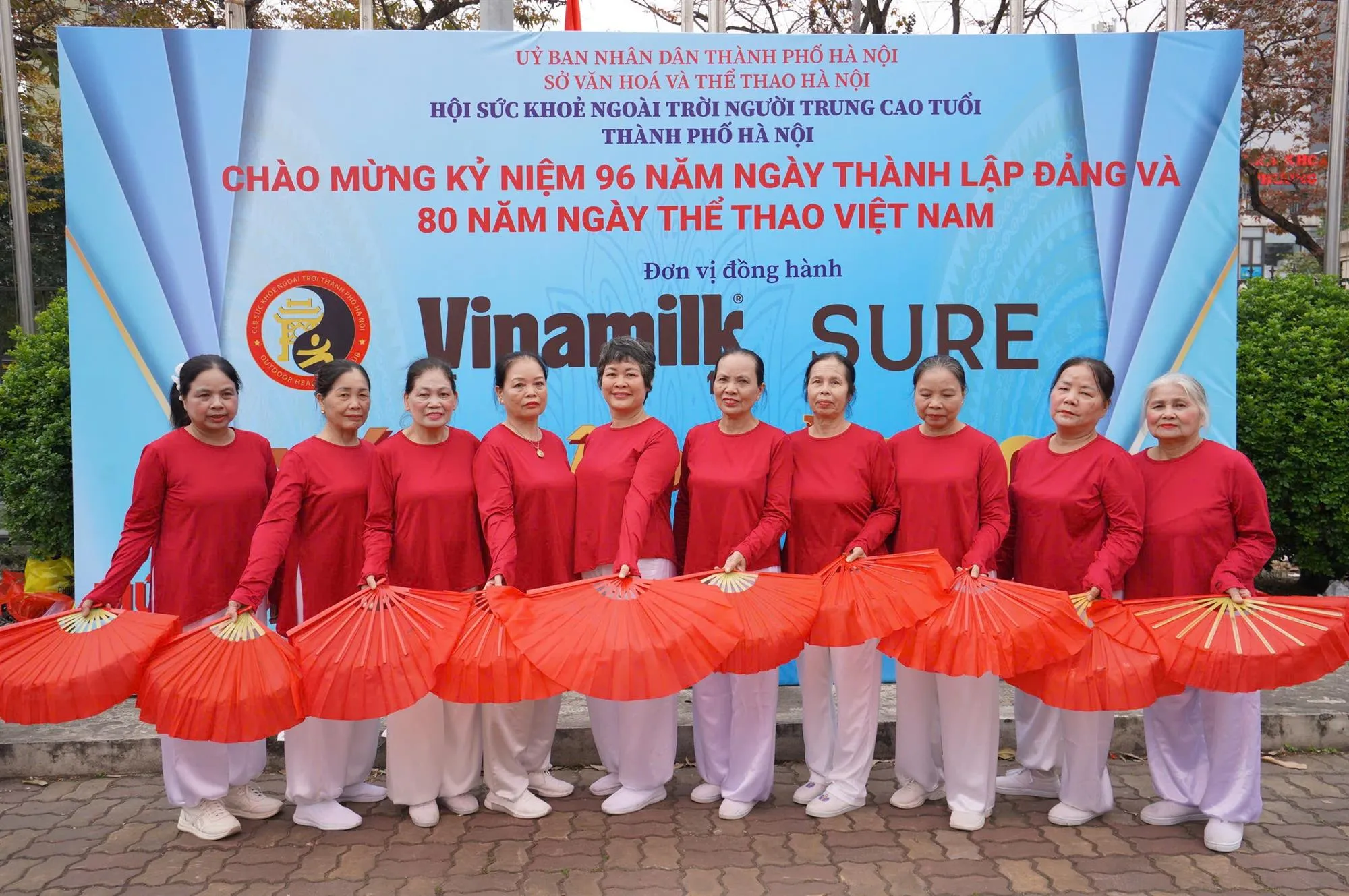 z7643548516666_f1b0aeb3dc2bb6837a5e9459bcab24aa