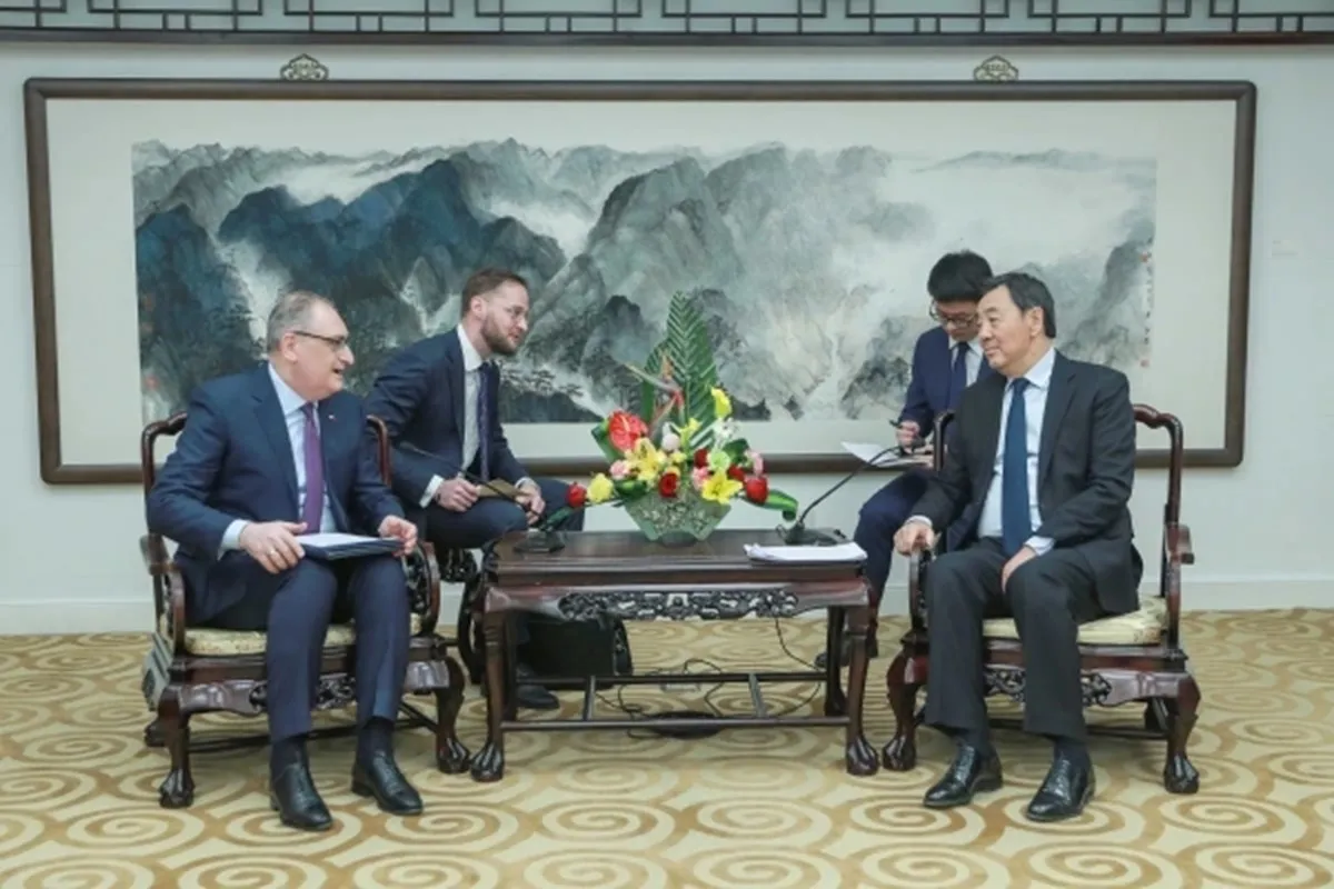 Đặc phái viên của Chính phủ Trung Quốc về vấn đề Trung Đông gặp Đại sứ Nga tại Trung Quốc Igor Morgulov. Ảnh Bộ ngoại giao Trung Quốc