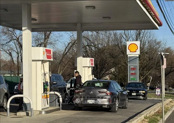 Một trạm bán xăng ở bang Maryland (Mỹ). Ảnh TTXVN