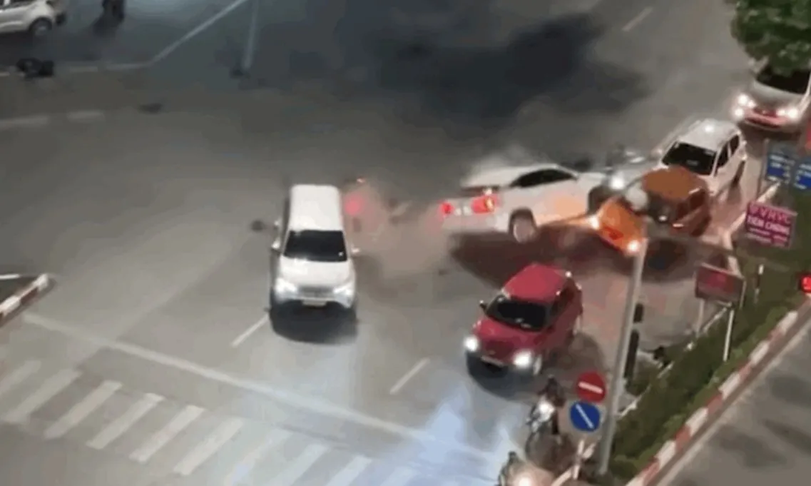 Hà Nội: Tạm giữ tài xế Lexus gây tai nạn liên hoàn trên phố Trung Kính