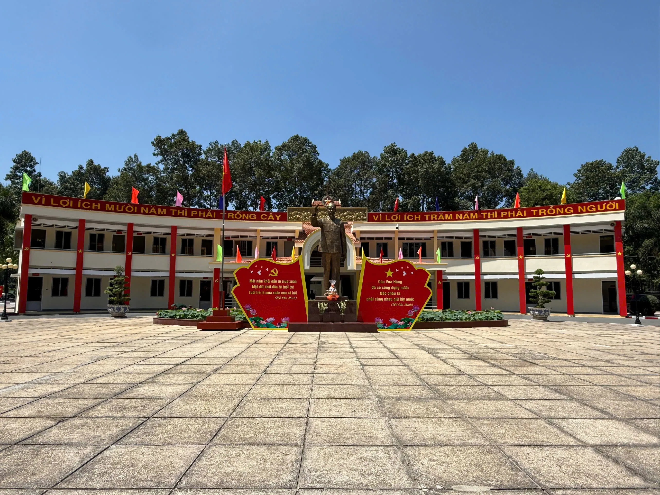 z7666607902173_04e74ce1b12c62bc8e34045b4a353b1b