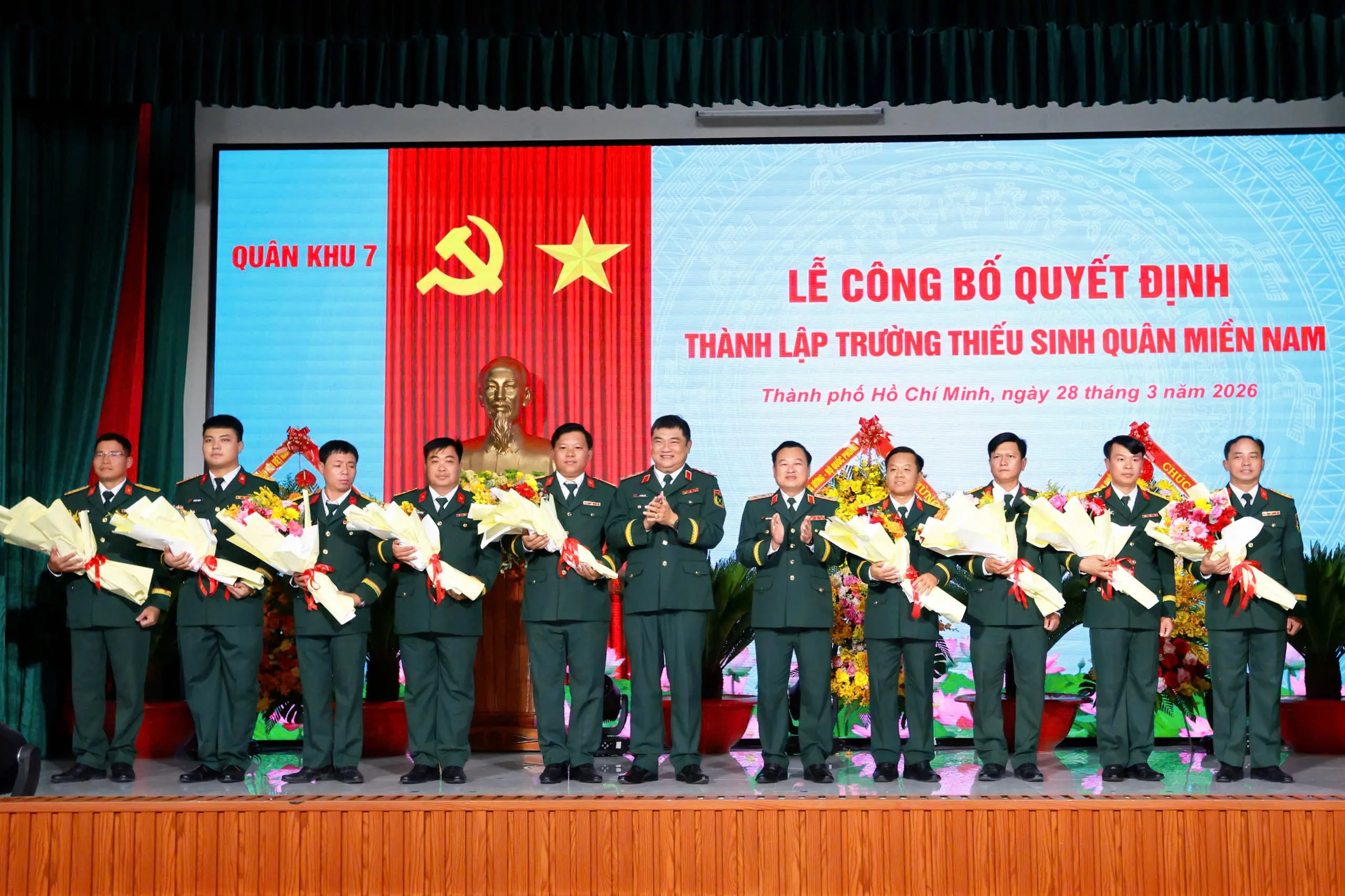 z7666740292449_fd49ab3b312cf5d02fb187a21024ff66