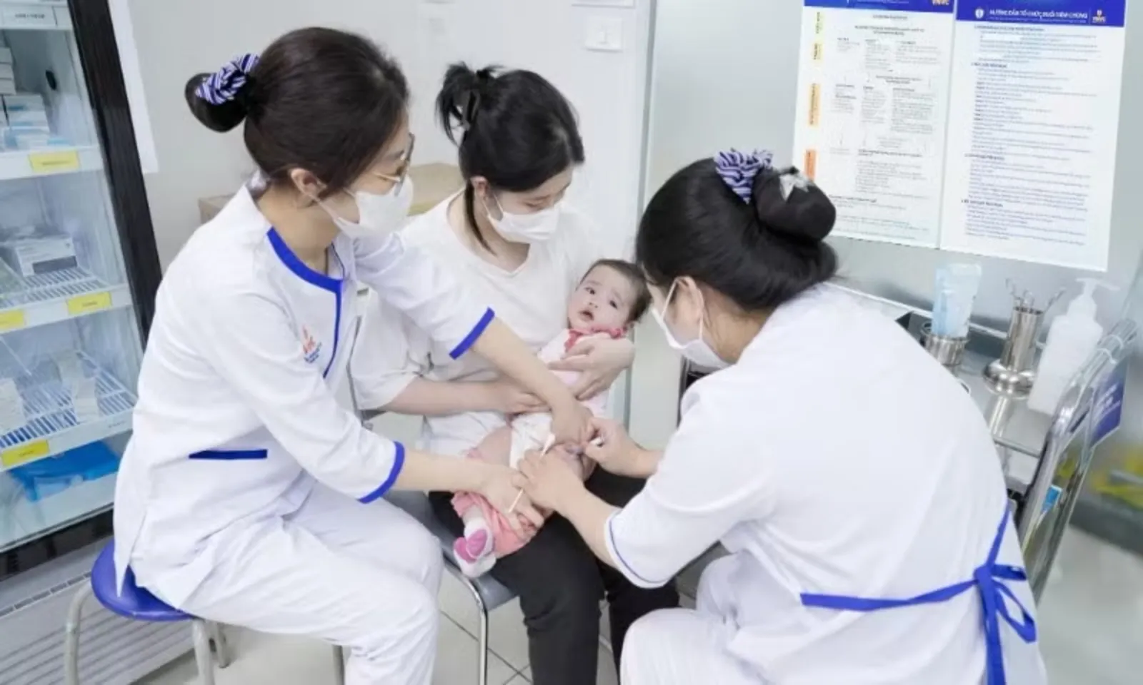 Ca viêm não mô cầu tăng, chuyên gia khuyến cáo tiêm vaccine đầy đủ - Hình 1