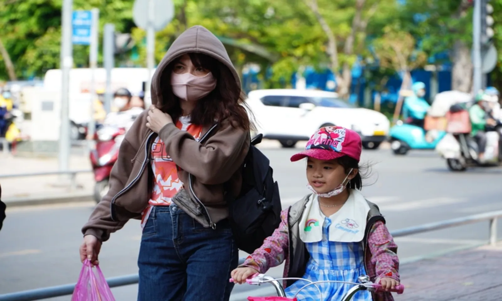 Ngày 29/3: Nắng nóng diện rộng, oi bức gay gắt, cảnh báo dông lốc chiều tối