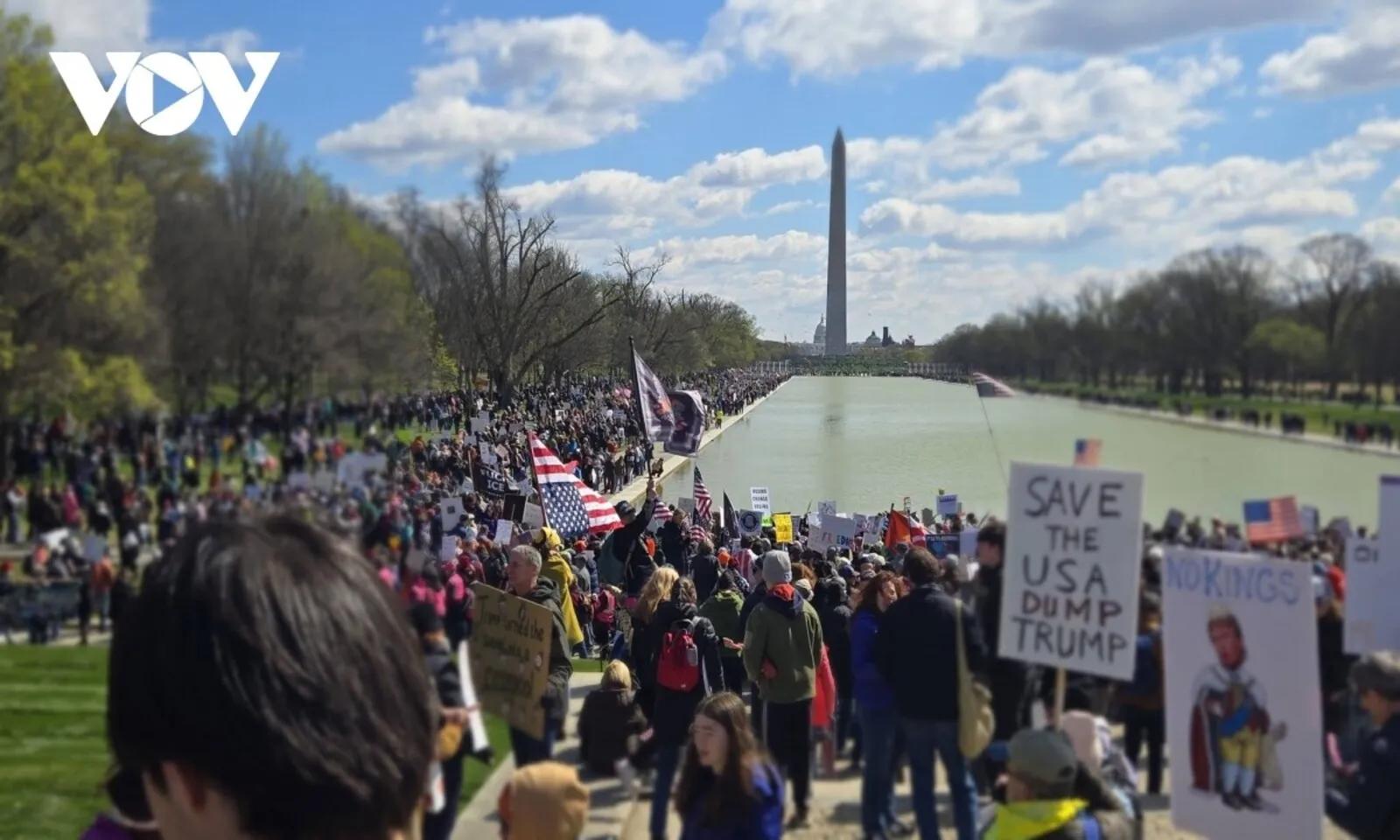 Phong trào “No King” bùng phát, hàng triệu người Mỹ xuống đường phản đối ông Trump