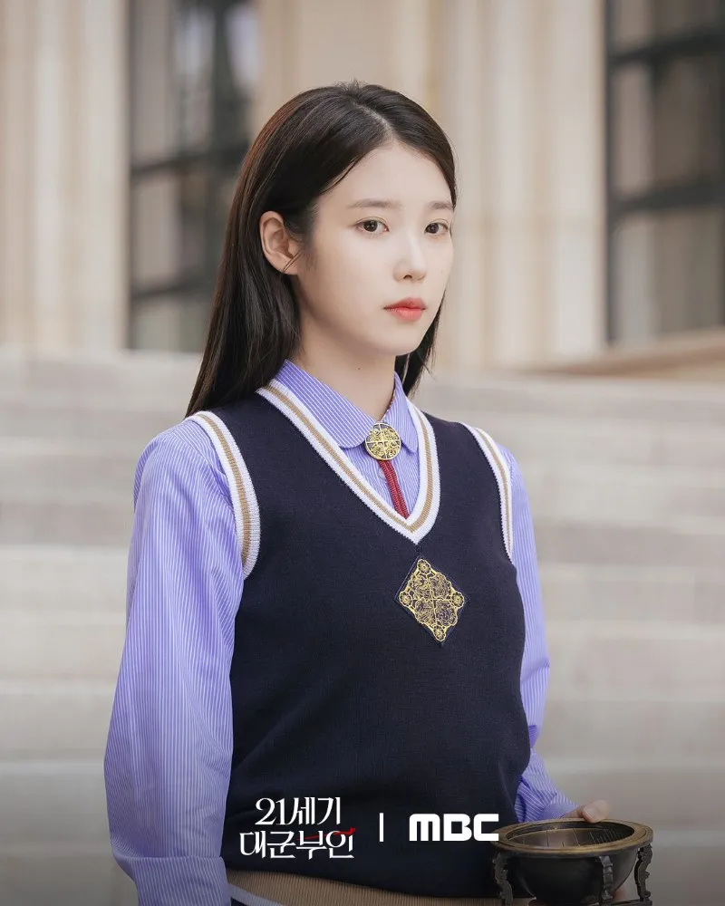 voh-iu-va-byeon-woo-seok-tai-hop-trong-perfect-crown-10