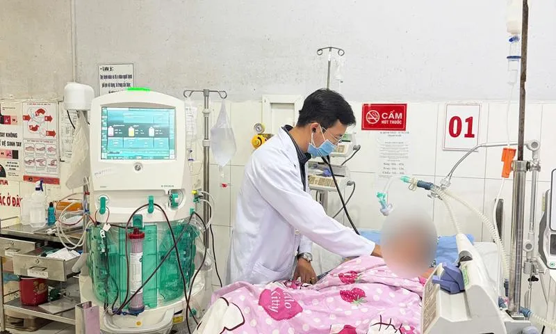 Đưa kỹ thuật hồi sức chuyên sâu về đảo, cứu bệnh nhân trong gang tấc