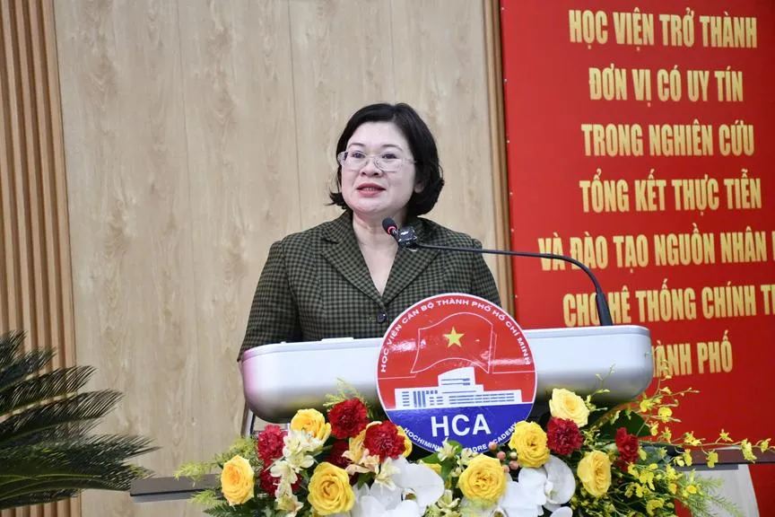 ba-van-thi-bach-tuyet-phat-bieu-chao-mung-anh-thanh-tien_20260403092808