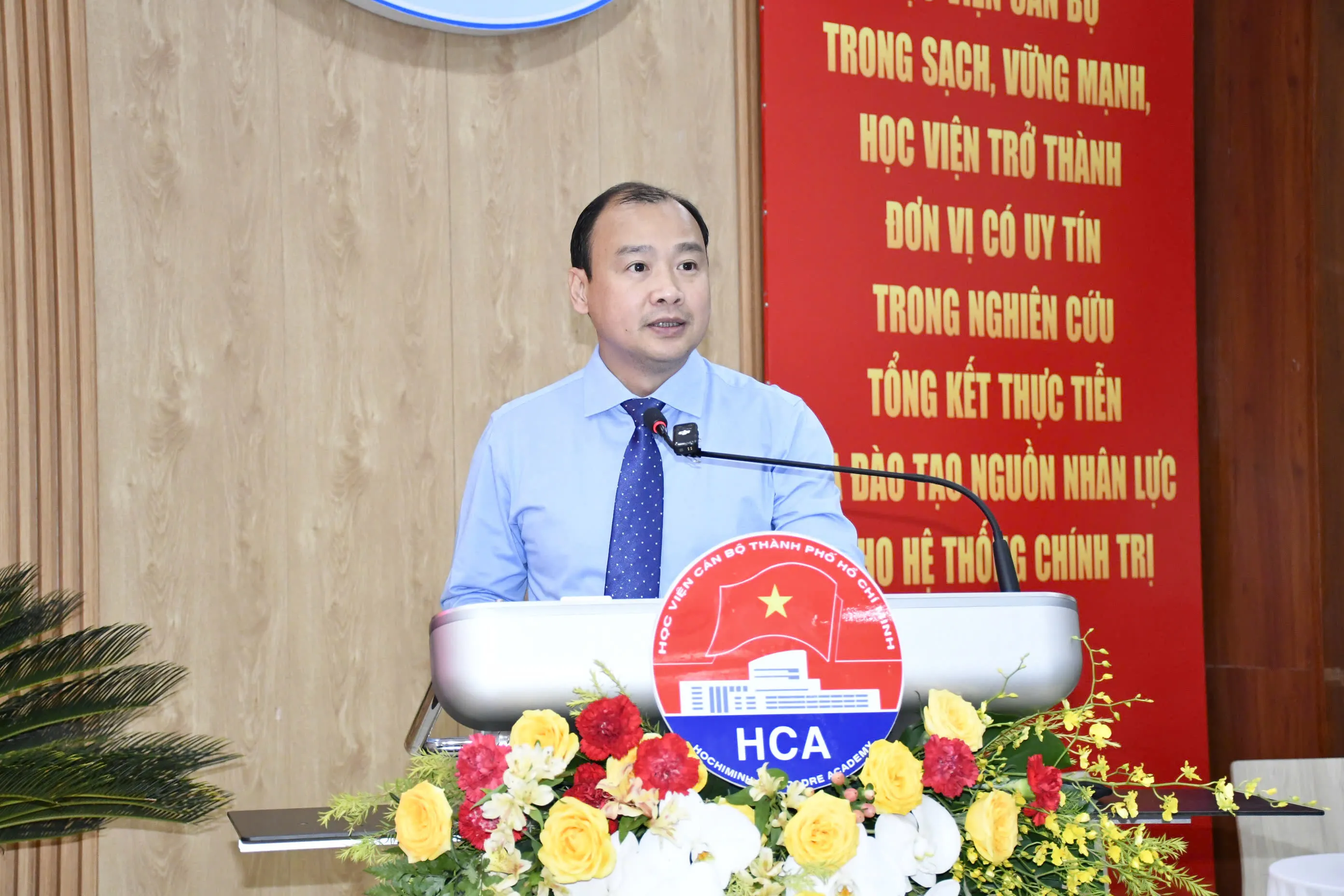 Ông Lê Hải Bình phát biểu đề dẫn Hội thảo.Ảnh N.B