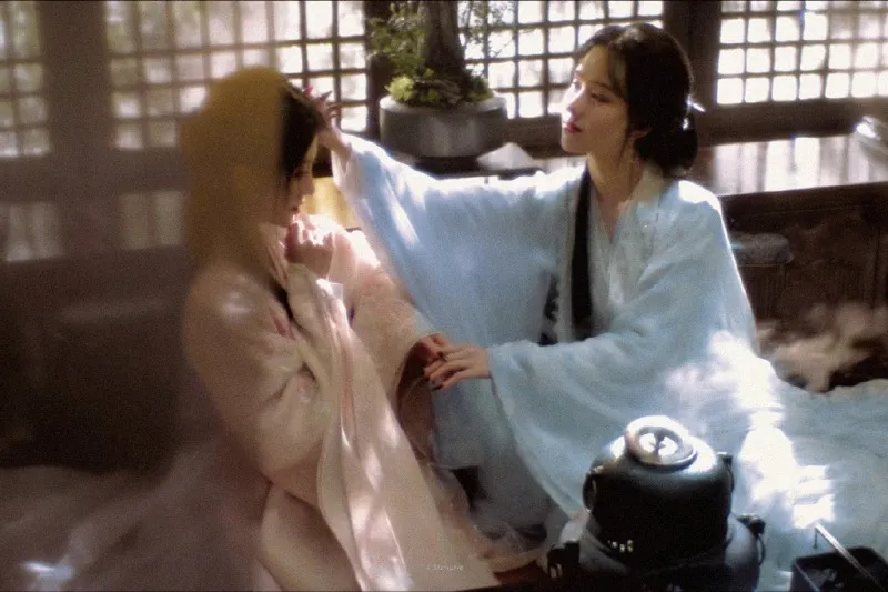 voh-nguyet-lan-y-ky-dep-man-nhan-nhung-nguoc-dai-lo-tai-nguoi-xem-3