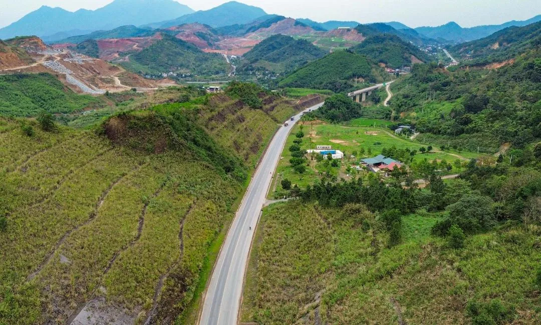 Đề xuất đẩy nhanh mở rộng tuyến Hòa Lạc – Hòa Bình lên cao tốc 6 làn xe