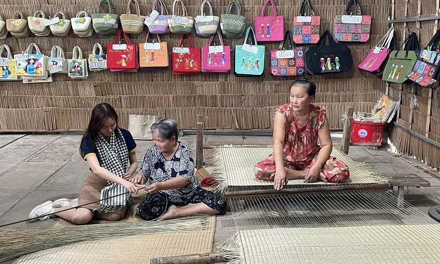 Hiện thực hóa mục tiêu liên kết phát triển du lịch giữa Saigontourist với Vĩnh Long