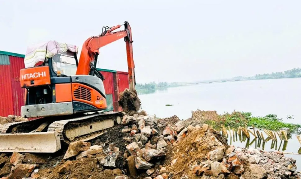 TPHCM tăng cường xử lý công trình lấn chiếm lòng sông