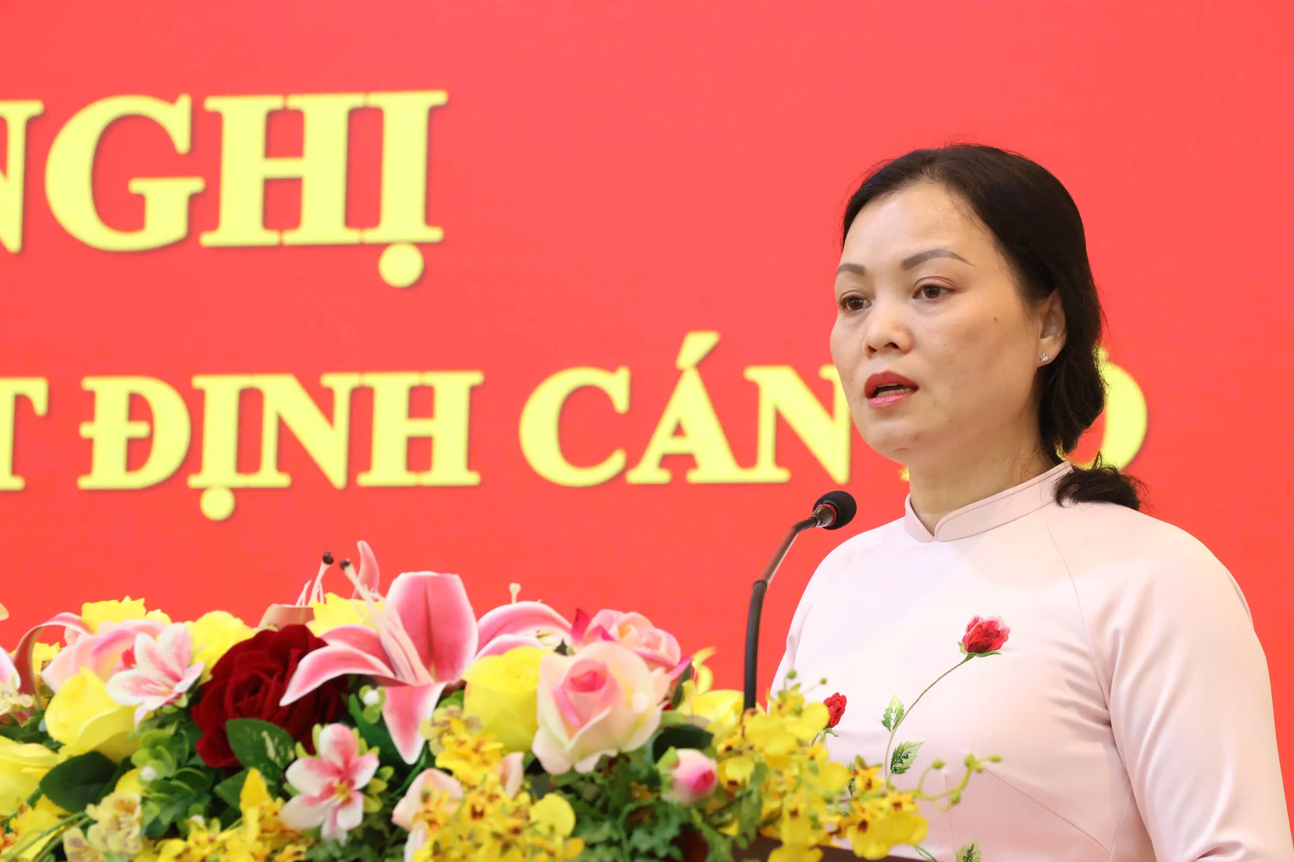 Tân Bí thư Đảng ủy phường Tân Thành Huỳnh Thị Phúc.