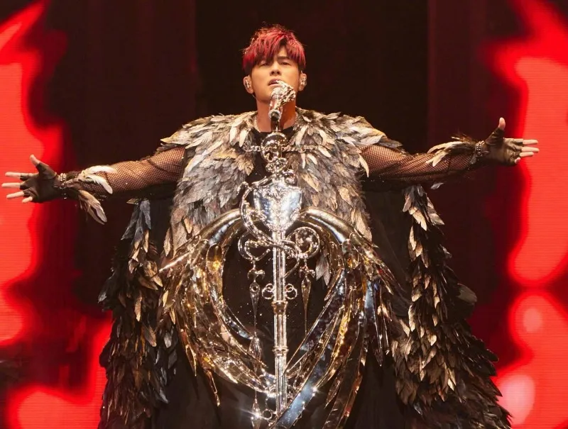 voh-chau-kiet-luan-luoi-bieng-tai-concert-gay-tranh-cai-1