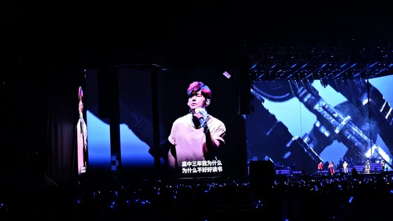 voh-chau-kiet-luan-luoi-bieng-tai-concert-gay-tranh-cai-3