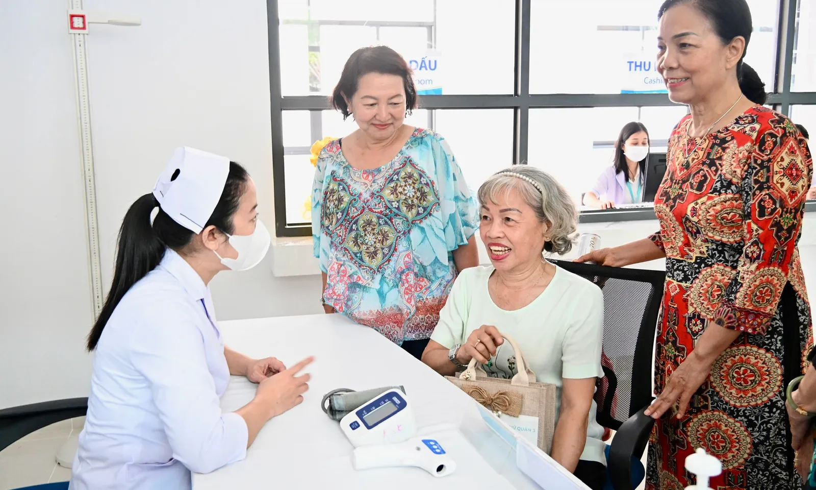 Đội chăm sóc sức khỏe liên tục gắn với địa bàn - y tế chủ động đến với người dân 