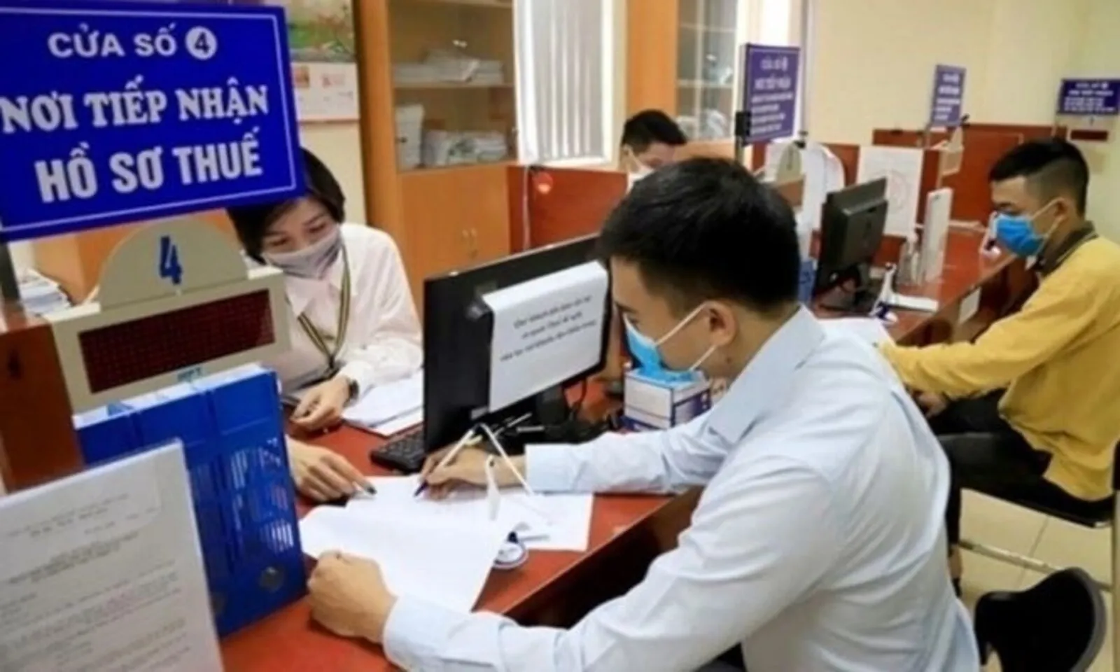 Dự thảo Nghị định mở rộng giảm trừ gia cảnh cho con trên 18 tuổi – Hình 1