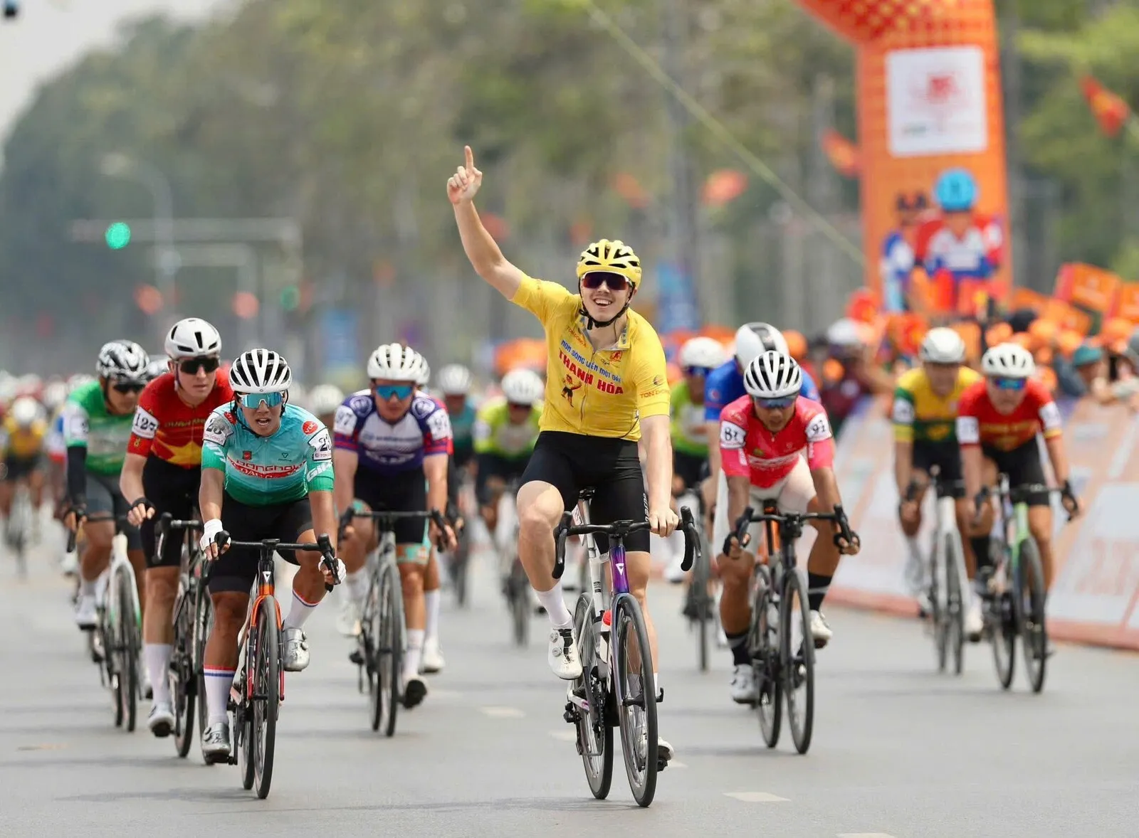 Marchuk thắng nước rút nghẹt thở, chinh phục chặng 5 Cúp Truyền hình HTV 2026 – Hình 3