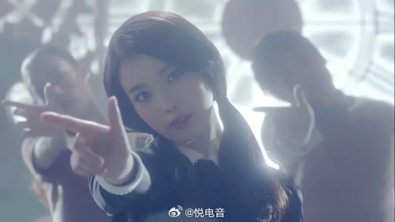 voh-nhan-sac-bat-bien-cua-iu-sau-15-nam-gay-sot-14