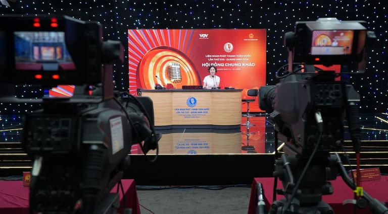 Rực rỡ không gian trưng bày "Dòng chảy báo chí Quảng Ninh"- Ảnh 3.