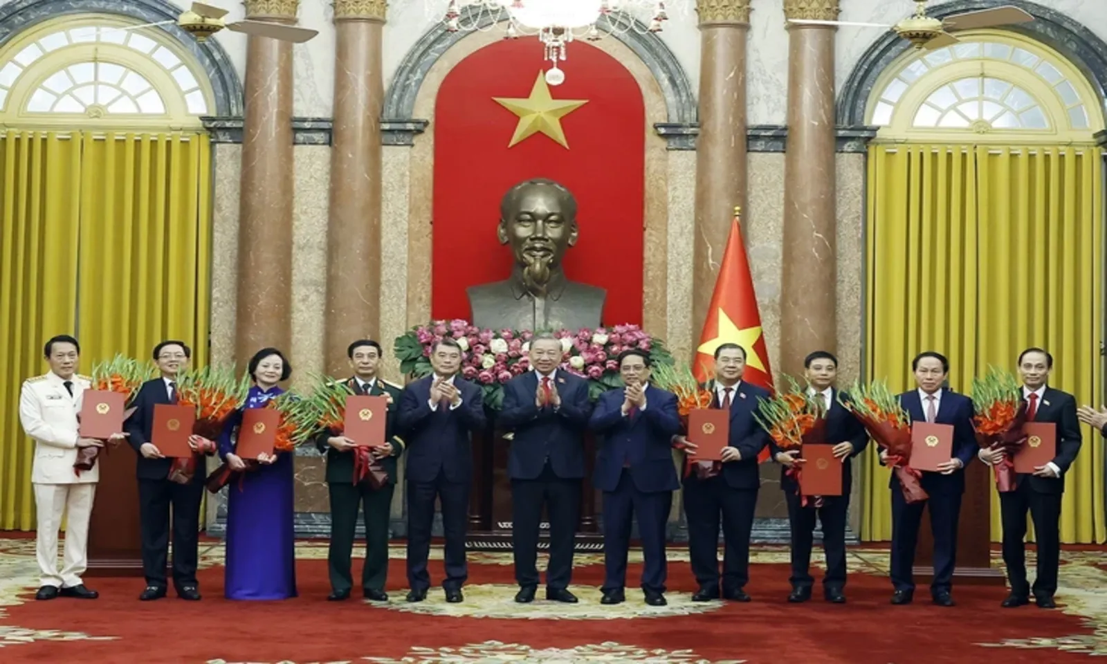 Tổng Bí thư, Chủ tịch nước trao quyết định bổ nhiệm Chính phủ nhiệm kỳ 2026–2031